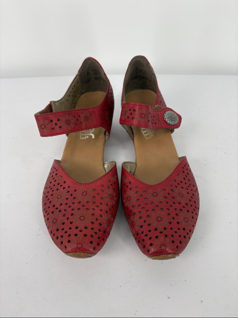 🥐 Ricker Red Perforated Mary Jane low Heels with Decorative Button Strap - Picture 2 of 7